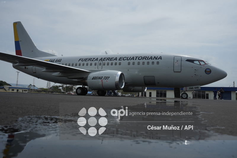 GYE-BOEING 737-500 FAE