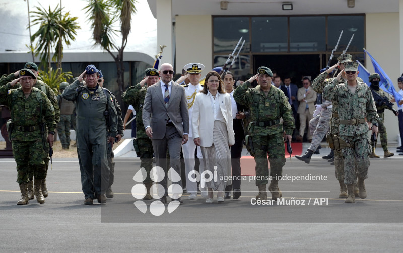 GYE-BOEING 737-500 FAE