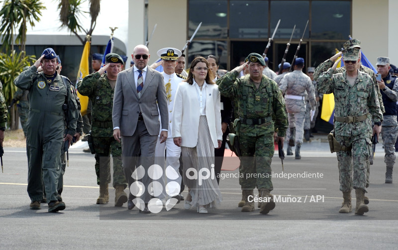 GYE-BOEING 737-500 FAE