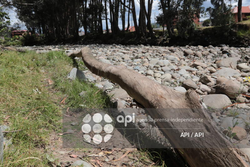 CUE-RIO YANUNCAY-BAJO CAUDAL