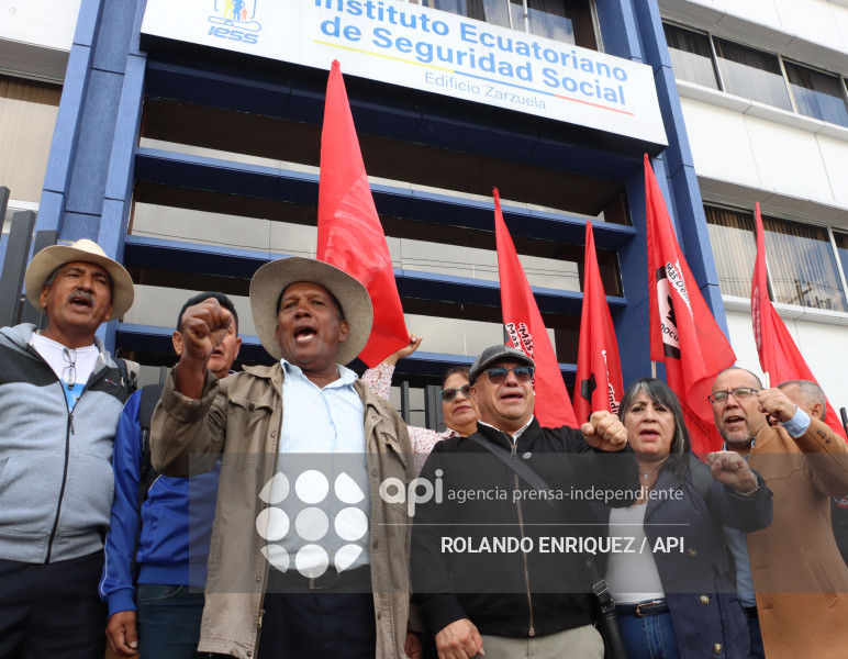 TRABAJADORES PLANTON IESS