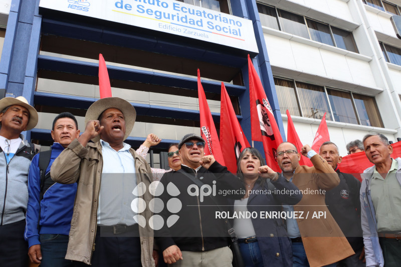 TRABAJADORES PLANTON IESS