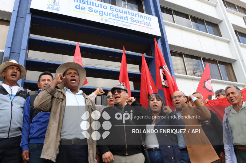 TRABAJADORES PLANTON IESS