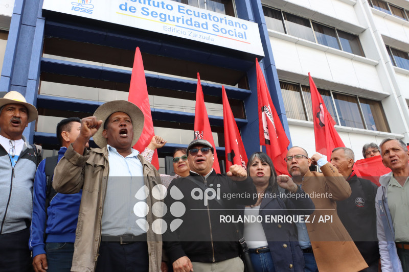 TRABAJADORES PLANTON IESS