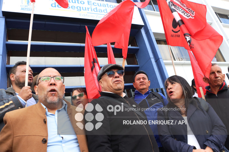 TRABAJADORES PLANTON IESS