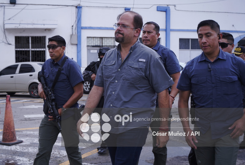 GYE-CAPILLA ARDIENTE POLICIA