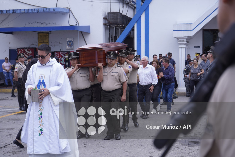 GYE-CAPILLA ARDIENTE POLICIA