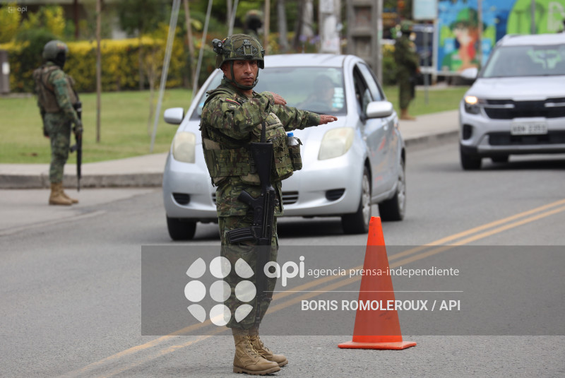 CUENCA-CONTROL MILITAR-ARMAS-DELINCUENCIA