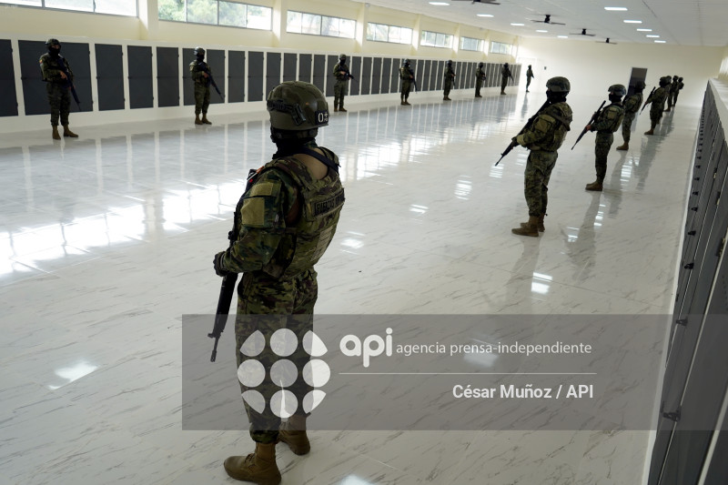 GYE-AQUILES BARRACAS MILITARES