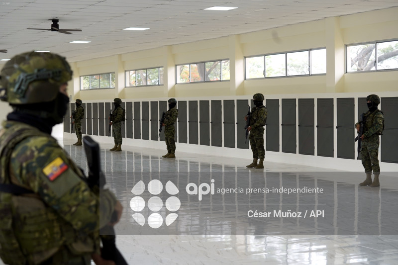 GYE-AQUILES BARRACAS MILITARES