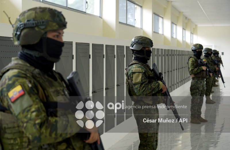 GYE-AQUILES BARRACAS MILITARES