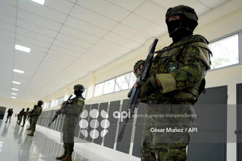 GYE-AQUILES BARRACAS MILITARES