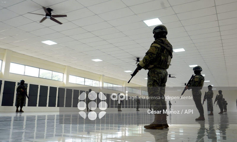 GYE-AQUILES BARRACAS MILITARES