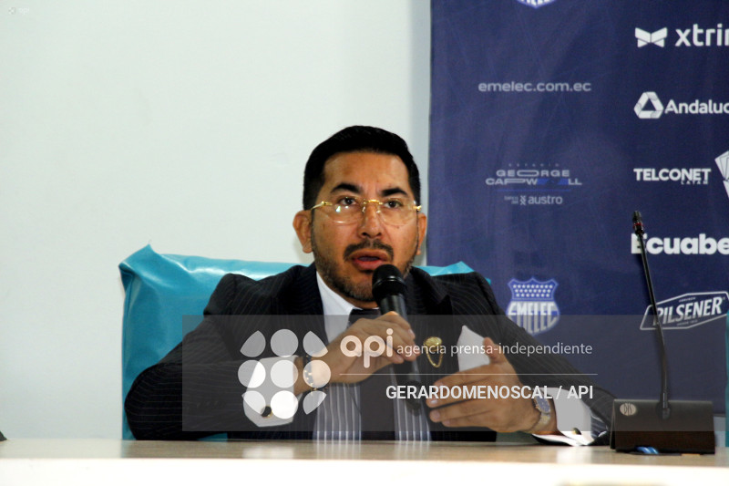 RP-ESTADIO CAPWELL-JORGE GUZMAN