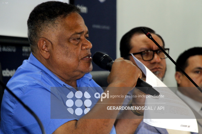 RP-ESTADIO CAPWELL-JORGE GUZMAN