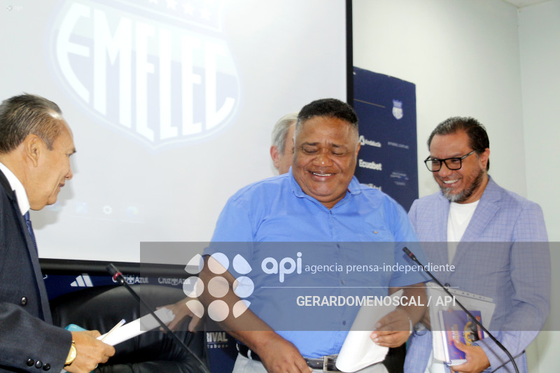 RP-ESTADIO CAPWELL-JORGE GUZMAN