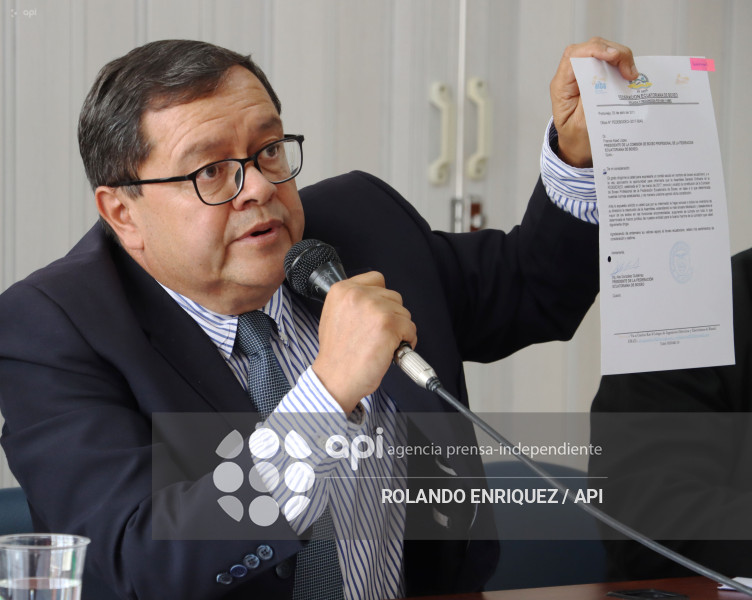 FRANCIS ABAD COMISIÓN  DE BOX DEL ECUADOR