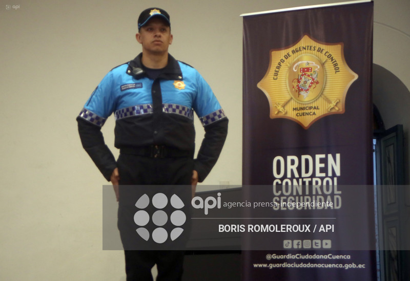 CUENCA-PRESENTACION-NUEVOS UNIFORMES-GUARDIA CIUDADANA