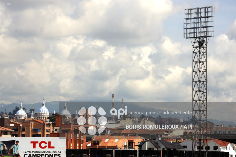 CUENCA-REMODELACION-SISTEMA ILUMINACION-ESTADIO