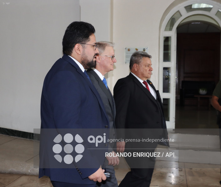 JOSEPH HUMIRE DE EEUU REUNION CANCILLER