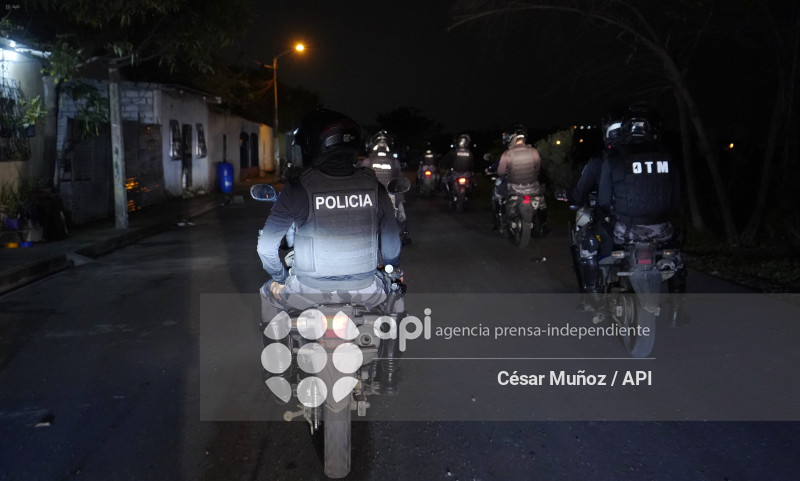 GYE-OPERATIVOS POLICIA