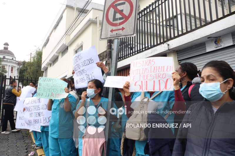 PROTESTA TRABAJADORES LIMPIEZA HOSPITAL EUGENIO ESPEJO