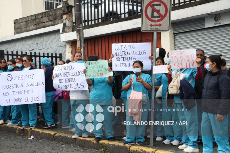PROTESTA TRABAJADORES LIMPIEZA HOSPITAL EUGENIO ESPEJO