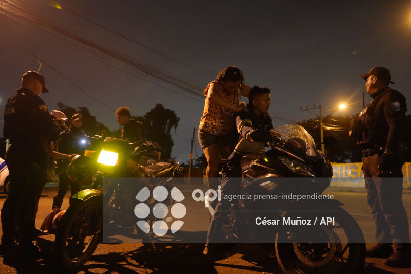 GYE-OPERATIVOS POLICIA