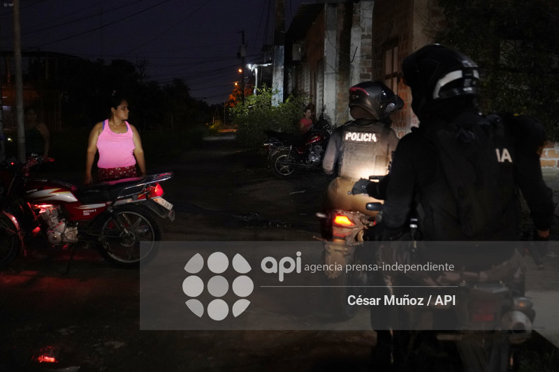 GYE-OPERATIVOS POLICIA