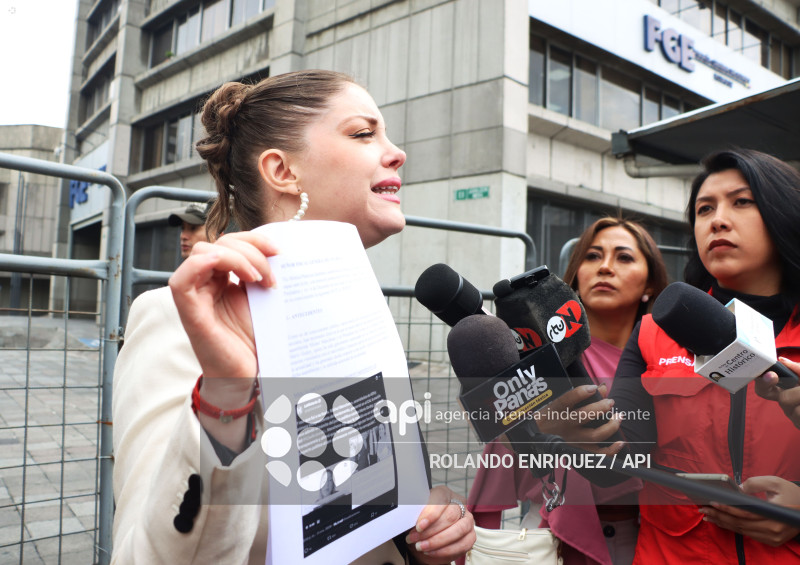 MONICA PALACIOS NOTICIA CRIMINIS FISCALIA