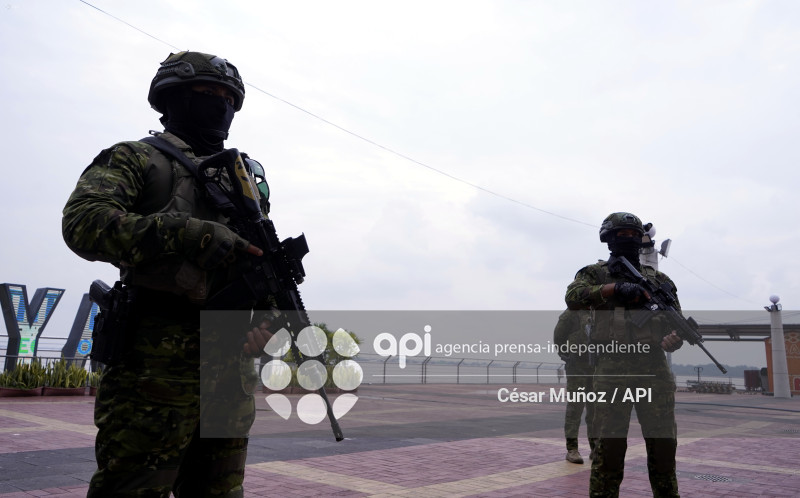 GYE-FFAA DESPLIEGUE SIMBOLICO