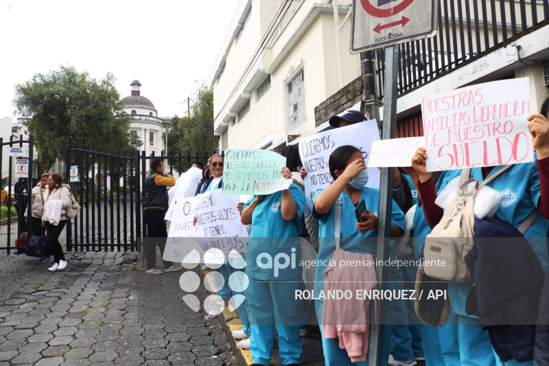 PROTESTA TRABAJADORES LIMPIEZA HOSPITAL EUGENIO ESPEJO