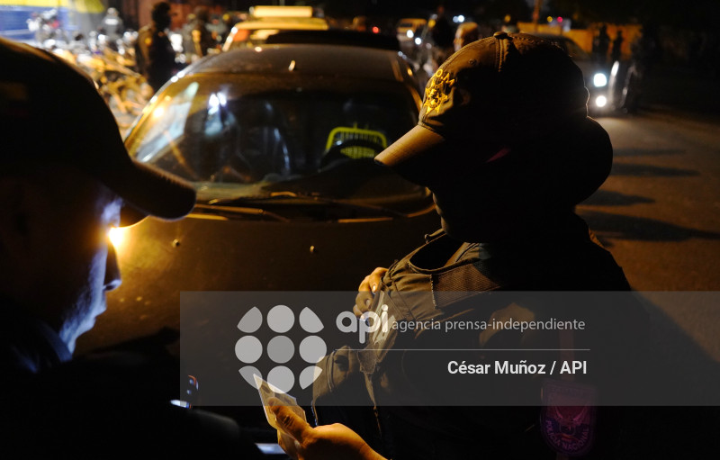 GYE-OPERATIVOS POLICIA