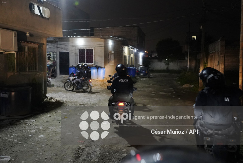 GYE-OPERATIVOS POLICIA