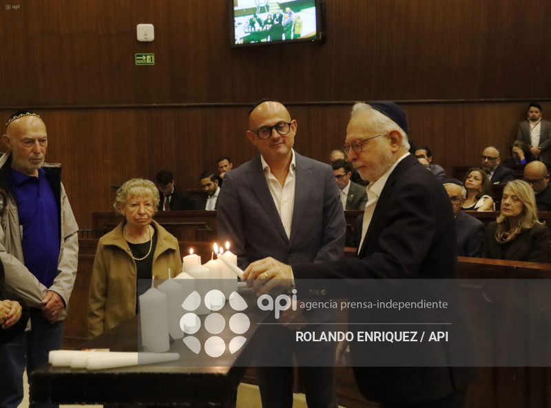 EN MEMORIA DE LAS VICTIMAS DEL HOLOCAUSTO