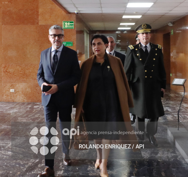 EN MEMORIA DE LAS VICTIMAS DEL HOLOCAUSTO