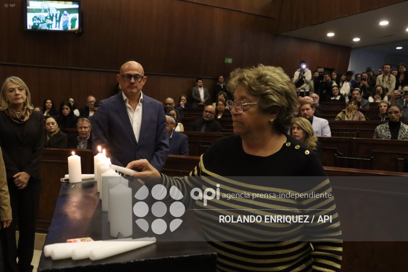 EN MEMORIA DE LAS VICTIMAS DEL HOLOCAUSTO