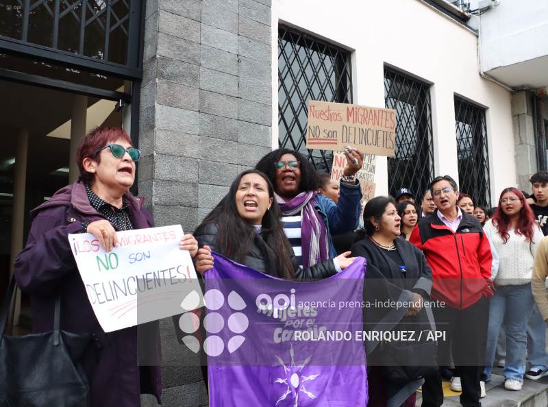 PLANTON CANCILLERIA CONTRA ICE