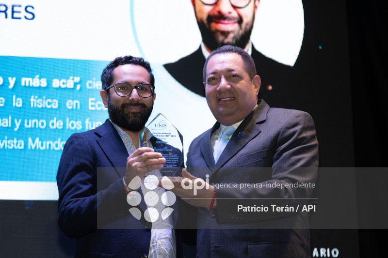 ENTREGA DE PREMIOS EUGENIO ESPEJO DE LA UNP