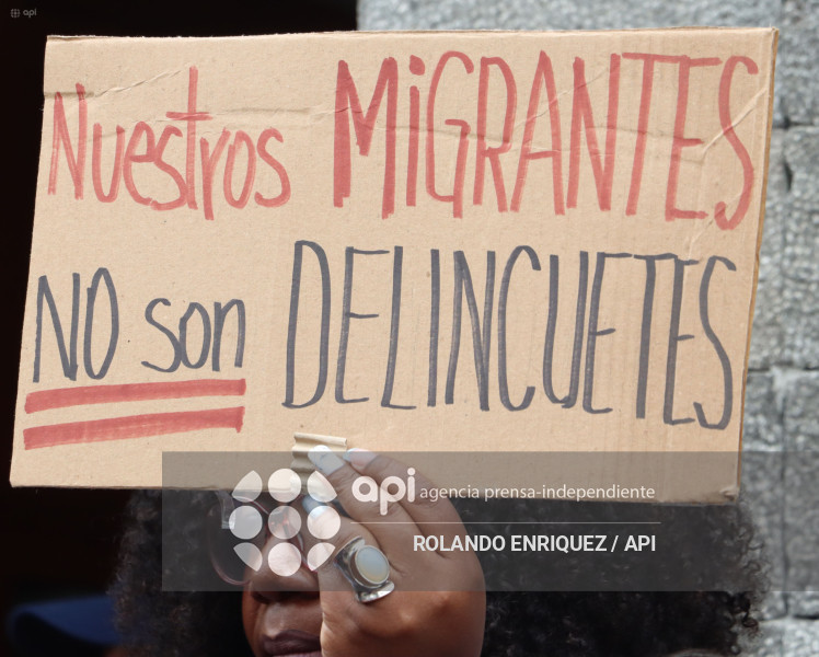 PLANTON CANCILLERIA CONTRA ICE