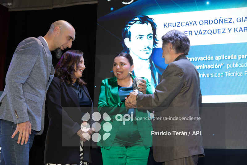 ENTREGA DE PREMIOS EUGENIO ESPEJO DE LA UNP