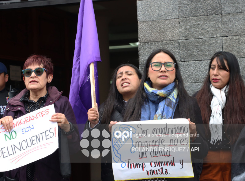 PLANTON CANCILLERIA CONTRA ICE