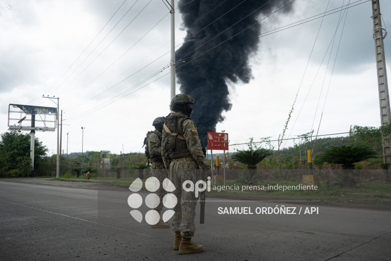 INCENDIO REFINERIA ESMERALDAS