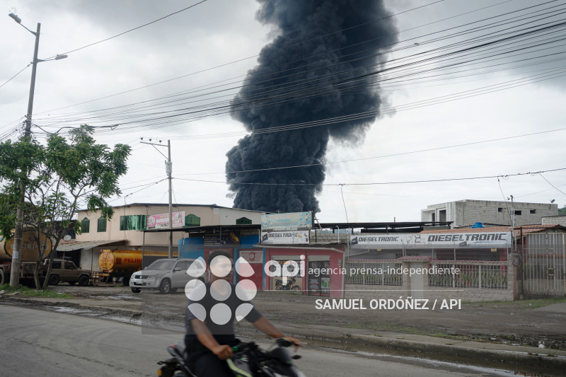 INCENDIO REFINERIA ESMERALDAS
