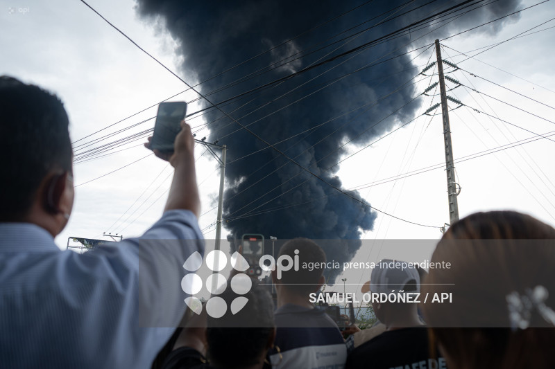 INCENDIO REFINERIA ESMERALDAS