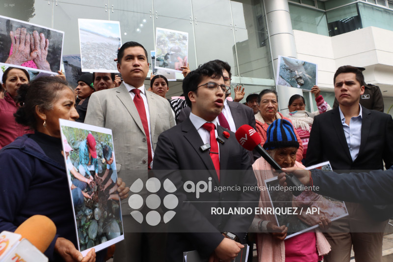 PLANTON AFECTADOS DERRAME PETROLEO
