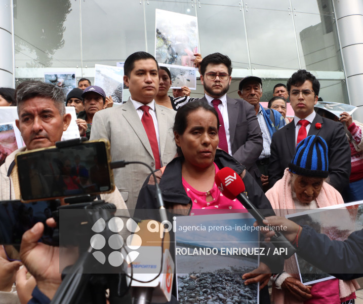 PLANTON AFECTADOS DERRAME PETROLEO