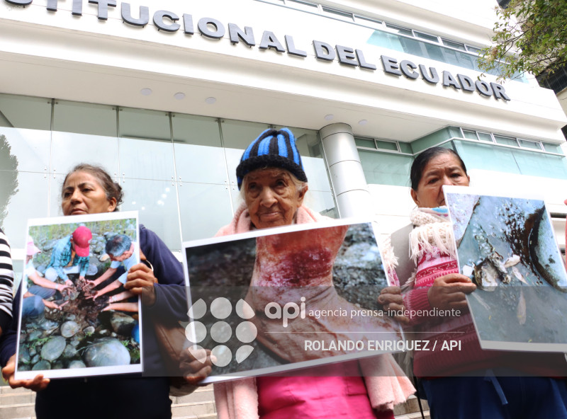 PLANTON AFECTADOS DERRAME PETROLEO