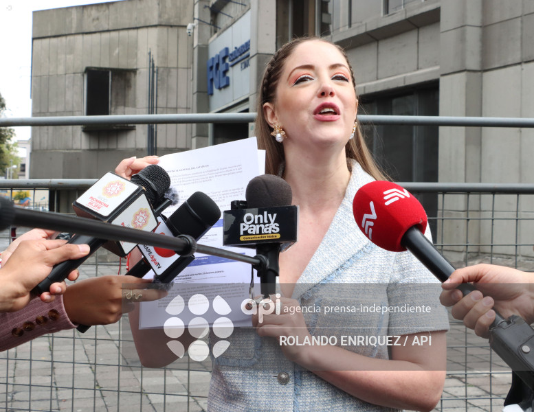 MONICA PALACIOS NOTICIA CRIMINIS GELLIBERT