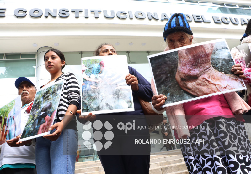 PLANTON AFECTADOS DERRAME PETROLEO